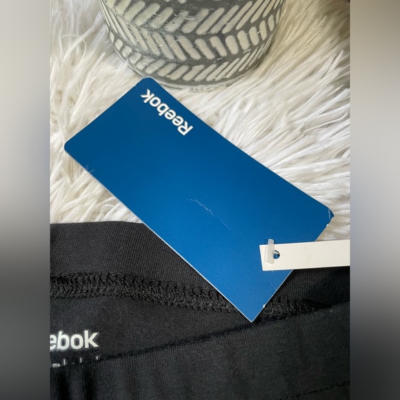 Reebok women’s Bike shorts 🖤 - Picture 5 of 9